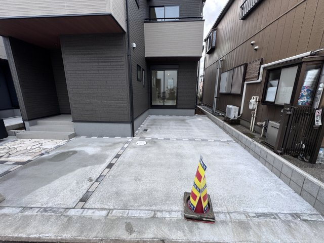 松戸市千駄堀新築戸建【寒風台小学校：10分】の駐車場|1号棟駐車スペース・2台駐車可