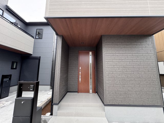松戸市千駄堀新築戸建【寒風台小学校：10分】のエントランス|エントランス・玄関ポーチ