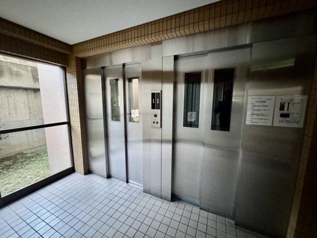 朝日プラザシティ・サザンパーク二番街のその他共用部分|エレベーターが２基ございます。急いでいる時でも安心です