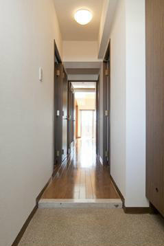 メゾン・シャルムの玄関|同一仕様別間取り