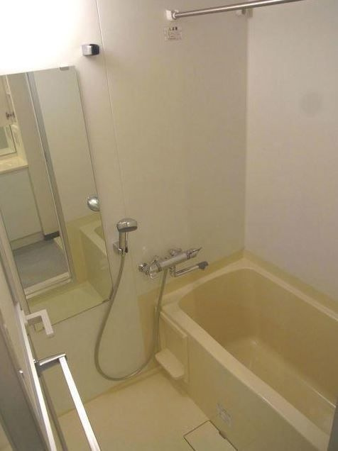 レガーロ御茶ノ水Ⅱの浴室|浴室乾燥機　※別室参考写真です。