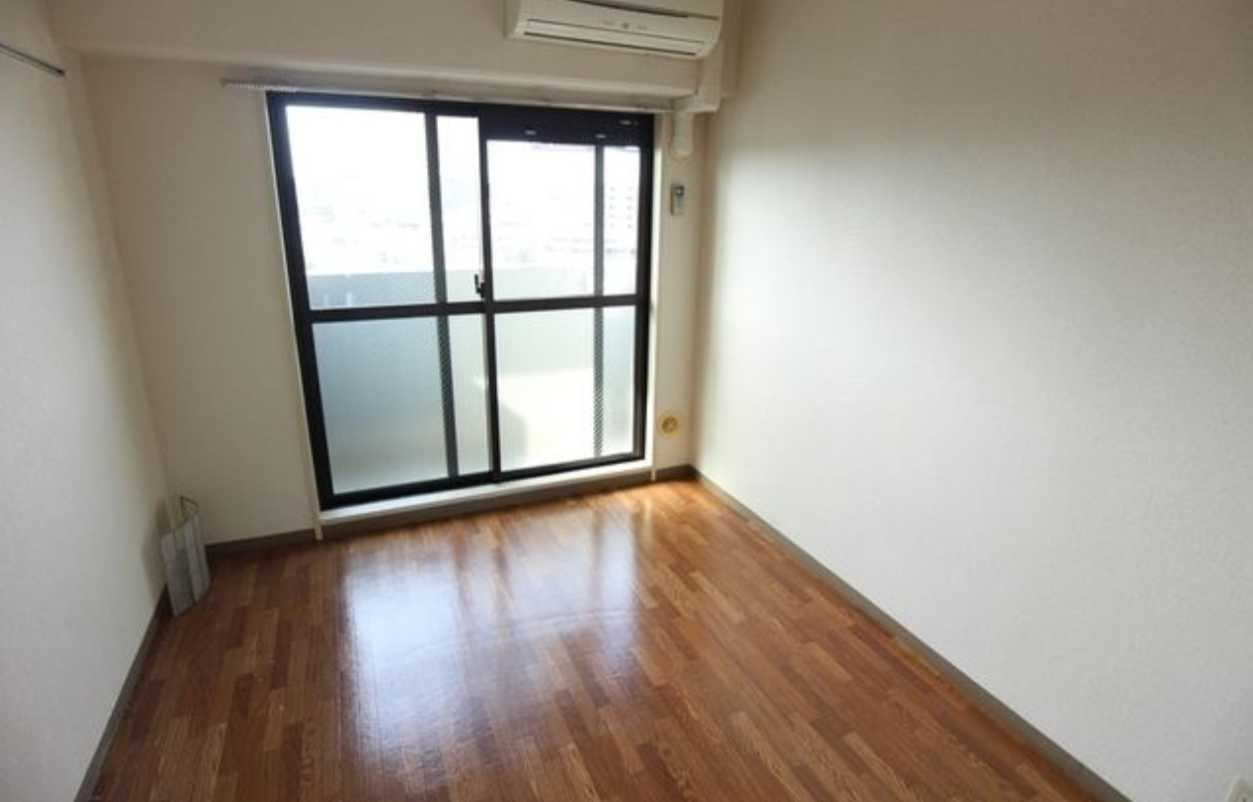 スカイコート世田谷用賀　分譲賃貸　高層階　オートロックの居間・リビング