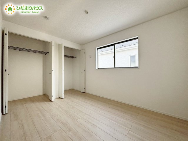 野田市中野台第13　新築戸建　1号棟の洋室|お気に入りの服やバッグがたっぷりしまえます♪							
