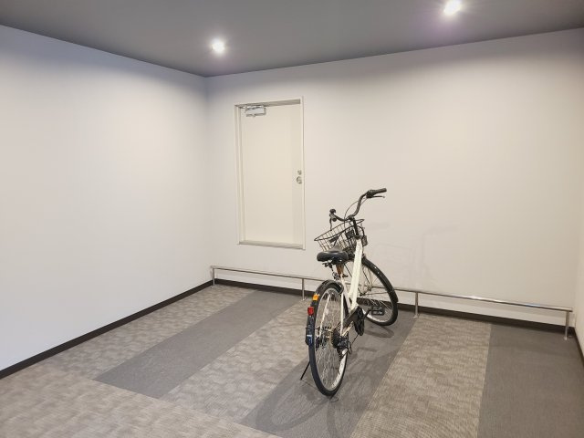 ミスモ天神のその他|☆お住まい階数に自転車置き場完備♪　☆防犯も安心のオートロックエントランス！