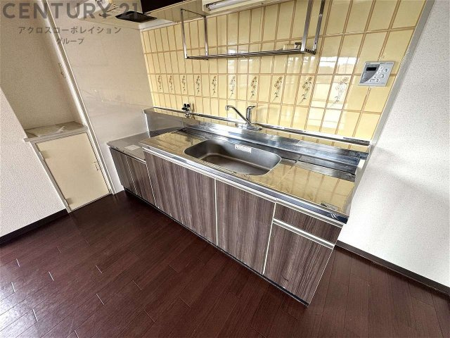 シングルレバーの水栓で使いやすいキッチンです！
