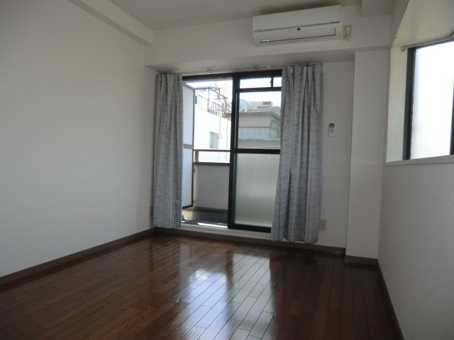 塚本TKDハウスの洋室