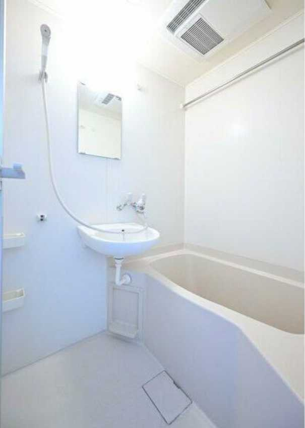 ジェイパーク駒沢　分譲賃貸　バイク置き場　オートロックの浴室