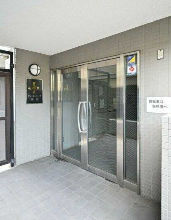 ジェイパーク駒沢　分譲賃貸　バイク置き場　オートロックのエントランス