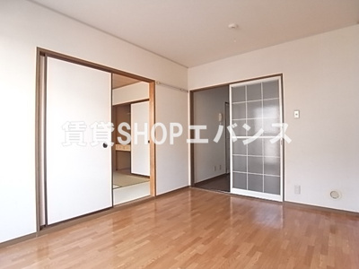 【洋室】 | メゾンベールA