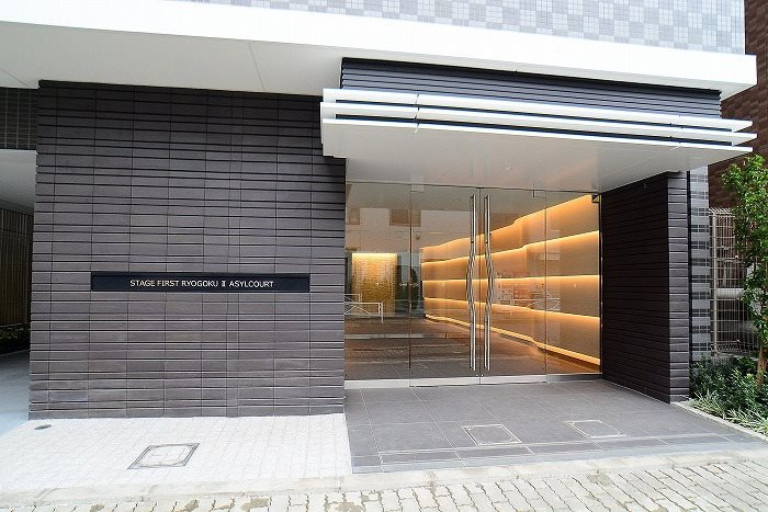 ステージファースト両国Ⅱアジールコートのエントランス