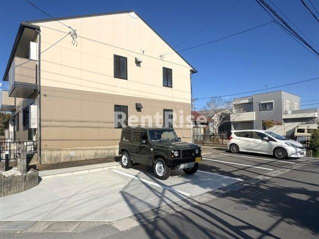 リヴェールの駐車場
