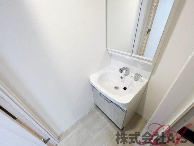 プレサンス新栄アーバンフローの独立洗面台|同間取り画像使用
実際のお部屋と色などが異なる場合がございます。