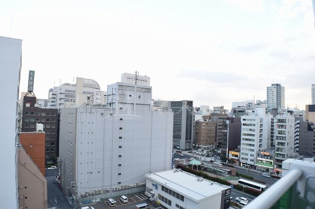 大阪市西区新町１丁目の賃貸マンションのバルコニー