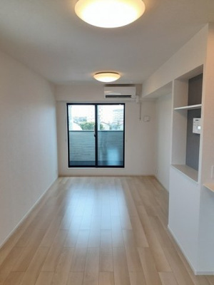 【居間・リビング】 | キャッスル　ドマーニ　木更津 | こちらのリビングで趣味の時間をお楽しみください