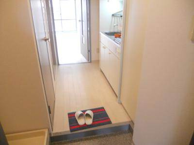 サンシティ御所西の内装|玄関から