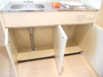 サンシティ御所西の内装|キッチン下段収納