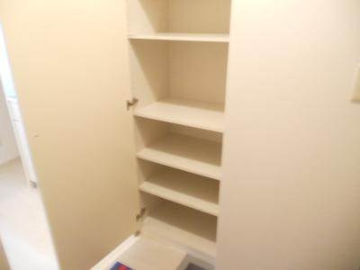 サンシティ御所西の内装|下駄箱