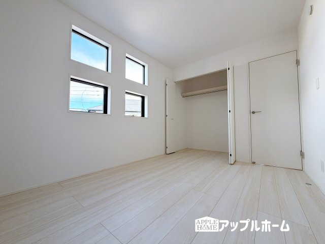 【新築住宅】熊谷市上之 3期の洋室|２階居室は全室収納あり！たっぷりある収納活用でお部屋もキレイを保てます♪