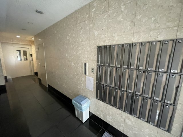 グランディア・ミ・アモーレ六甲道のエントランス