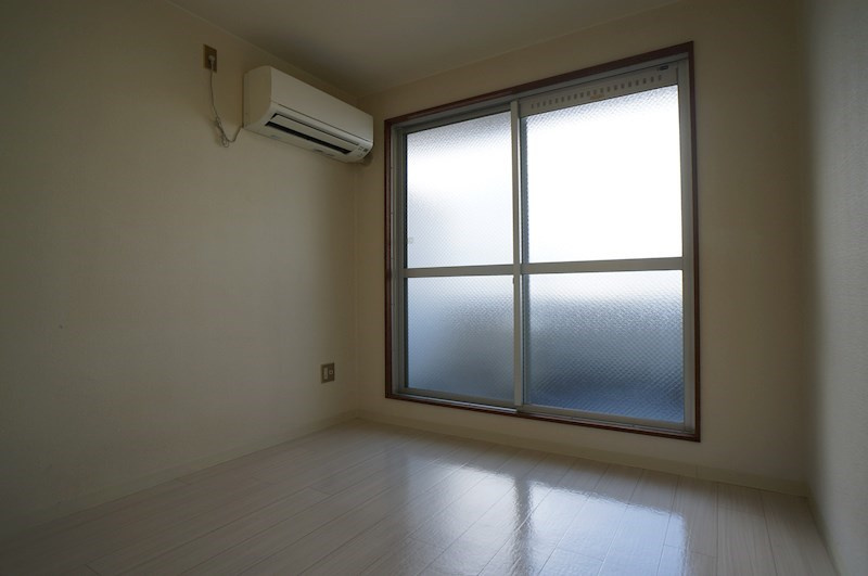 グローバル高田の居間・リビング