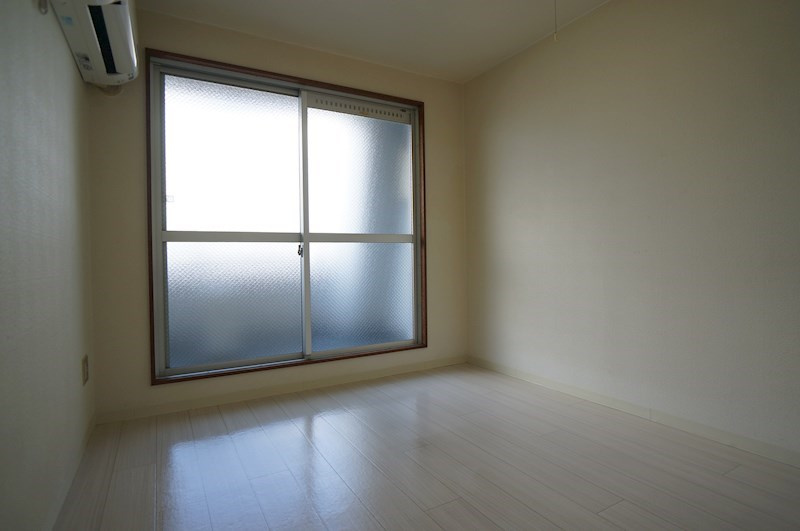 グローバル高田の居間・リビング