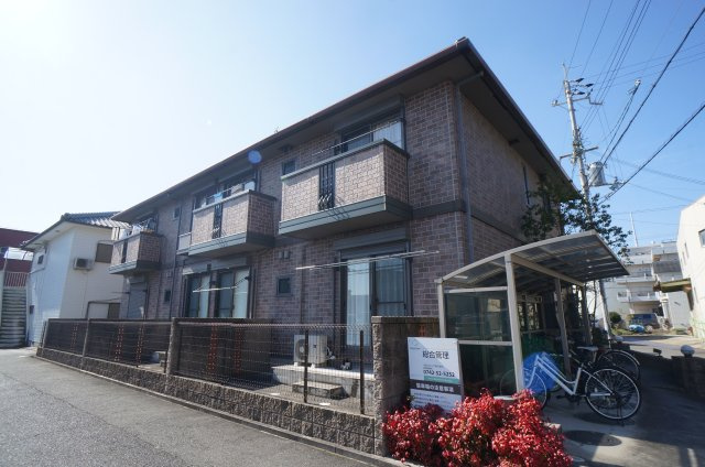 イーストコートの駐車場