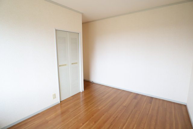 アドゥニスハイツ　Ｂ棟の洋室