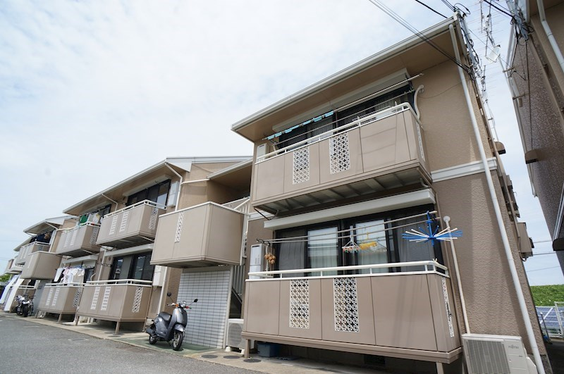 アドゥニスハイツ　Ｂ棟の外観