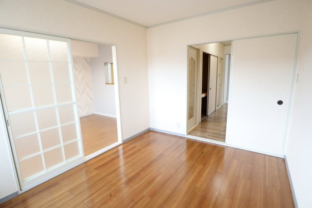 アドゥニスハイツ　Ｂ棟の洋室