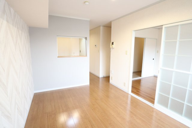 アドゥニスハイツ　Ｂ棟の居間・リビング