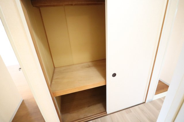 アドゥニスハイツ　Ｂ棟の収納