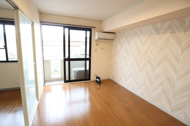 アドゥニスハイツ　Ｂ棟の居間・リビング