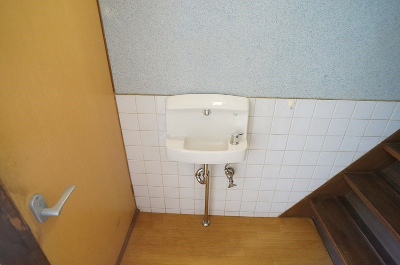 北今市住宅の洗面所