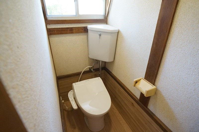 北今市住宅のトイレ