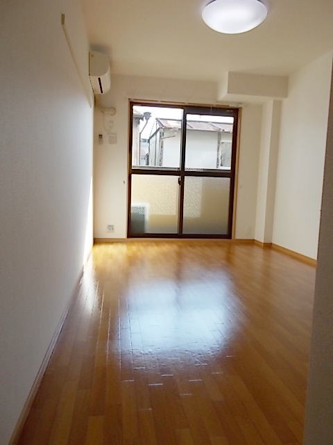 メゾン・ソレイユＮの居間・リビング|居室・リビング