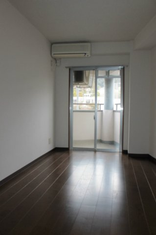 パルク王子の洋室