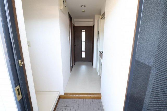 香川ハイツ御影イーストの玄関