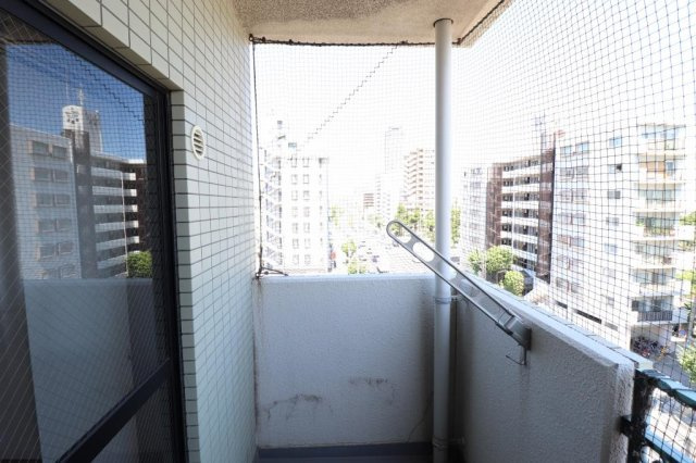 香川ハイツ御影イーストのバルコニー
