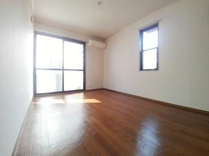 シルバーコート浜公園の洋室