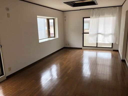 ハイツ仏天垣の居間・リビング