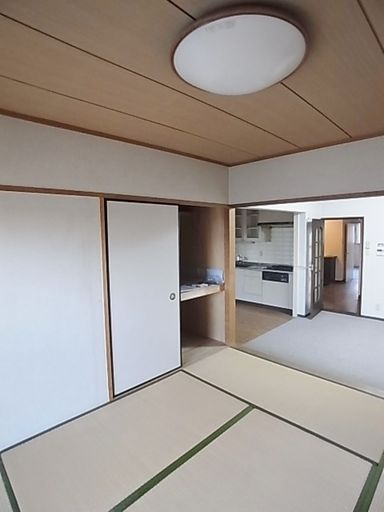 ハイツ仏天垣の居間・リビング