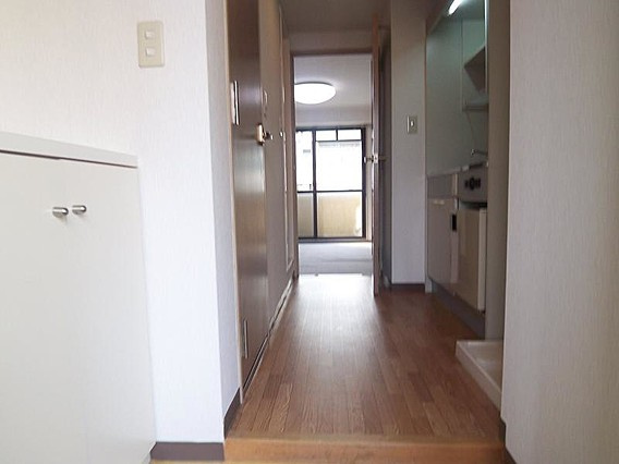 クロワートル二宮の玄関