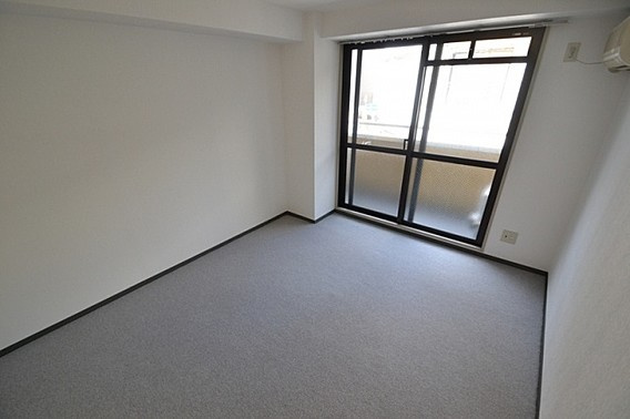 クロワートル二宮の居間・リビング