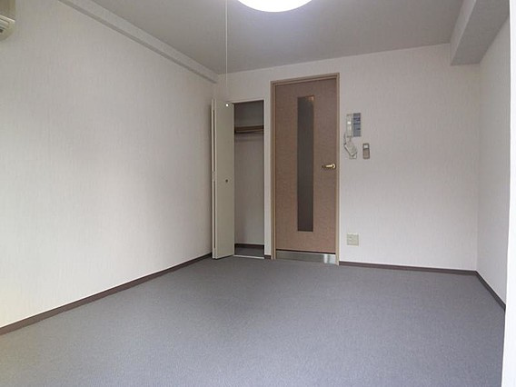 クロワートル二宮の居間・リビング