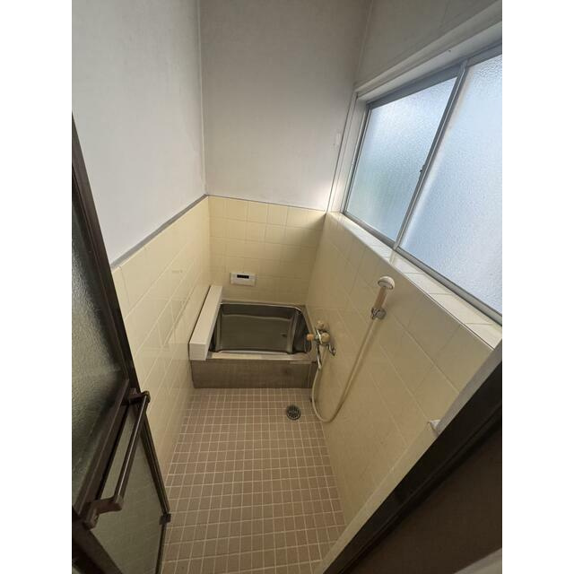 芦屋市竹園町貸家の浴室