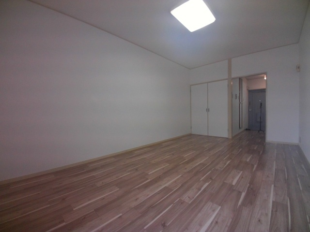 サンハイム六甲の居間・リビング