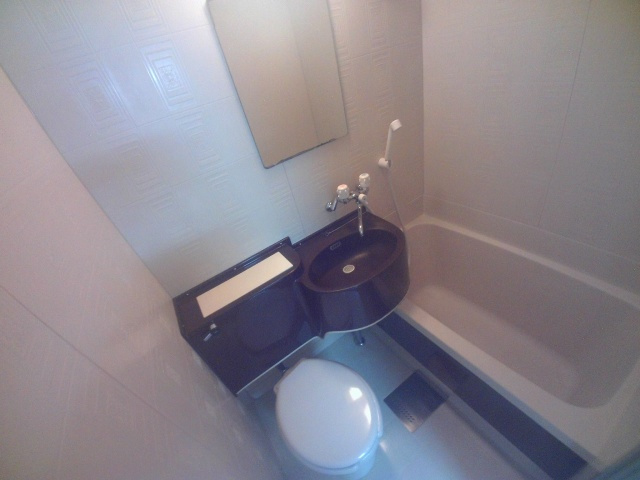 サンハイム六甲の浴室