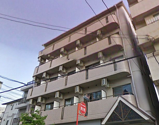 クリスタルコート下山手の外観