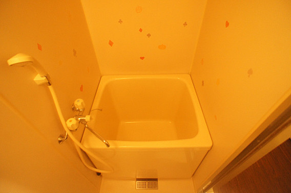 クリスタルコート下山手の浴室