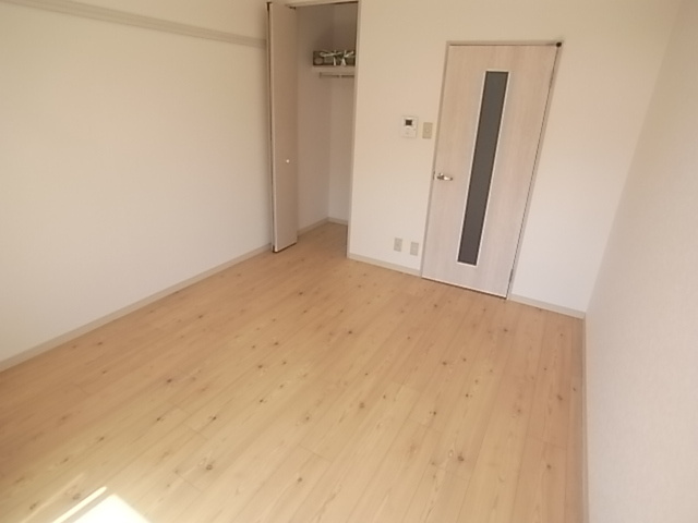 ラッキータウン二番館の居間・リビング